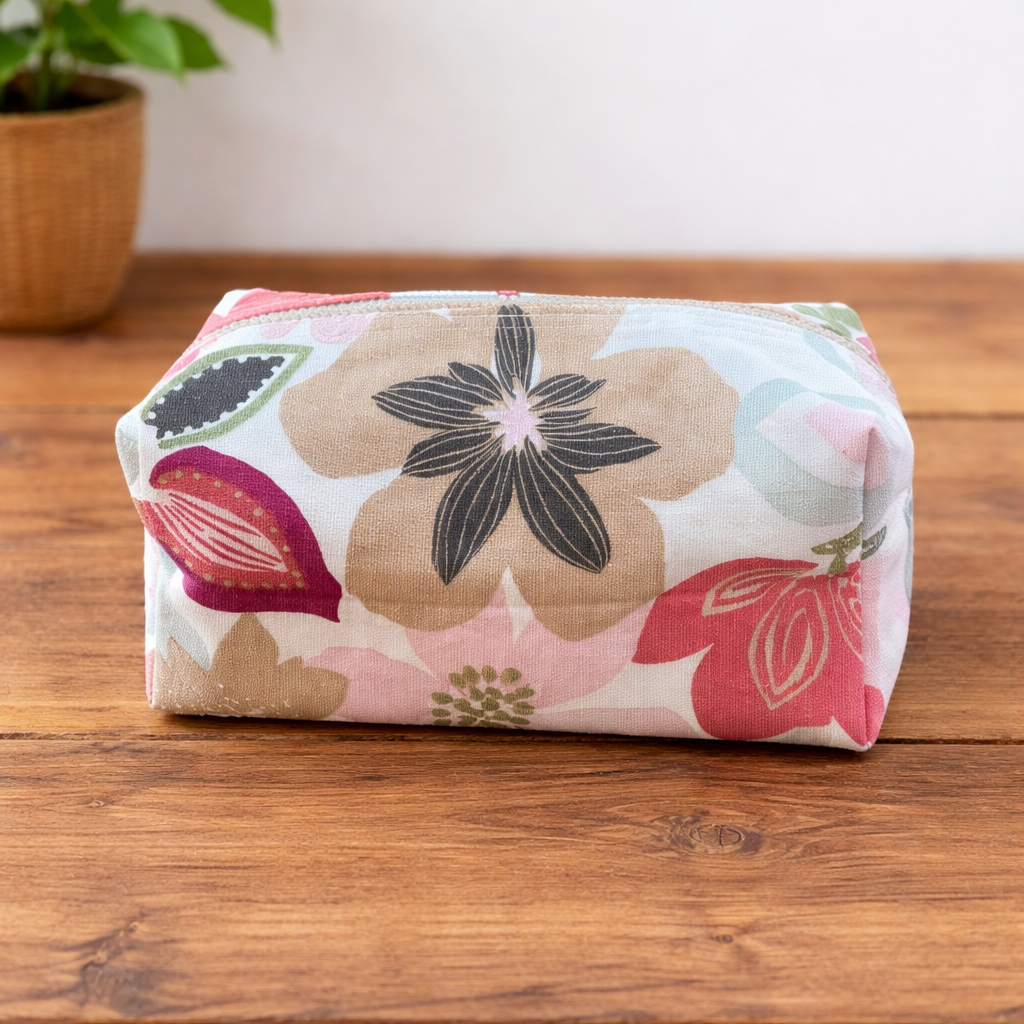 🍇 Handmade Pomegranate Wash Bag 