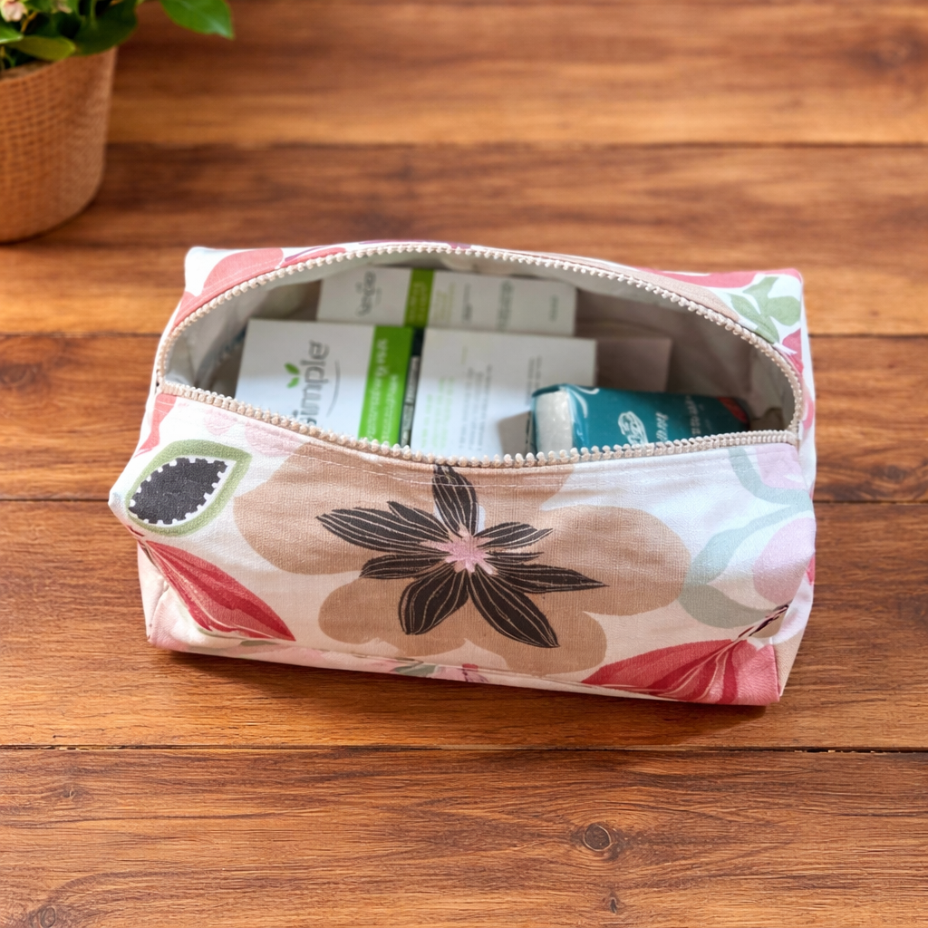 🍇 Handmade Pomegranate Wash Bag 