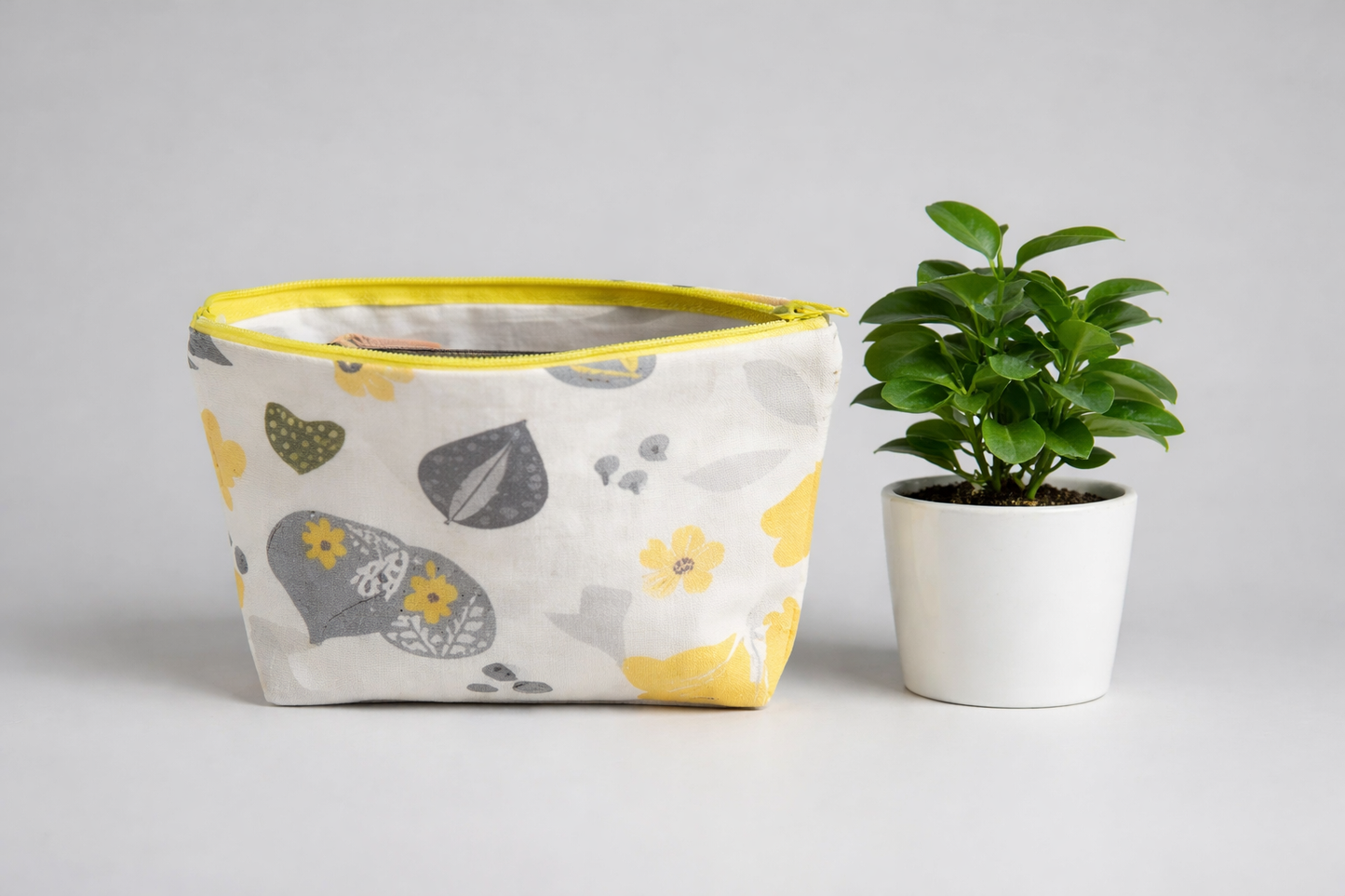 Handmade Fabric Purse – White Scandinavian Bird Design | Free UK Shipping