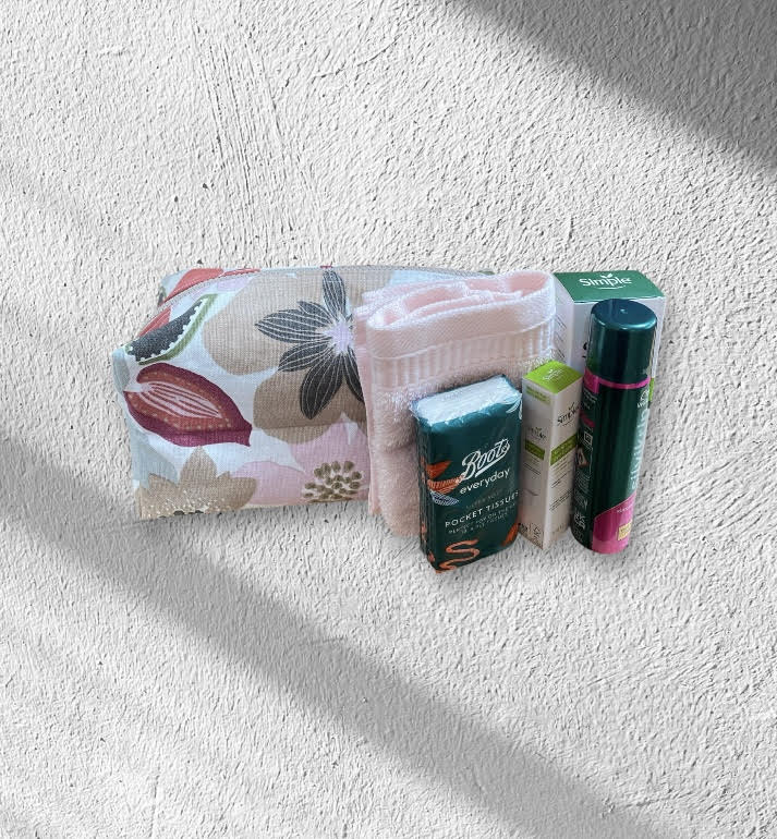 🍇 Handmade Pomegranate Wash Bag 