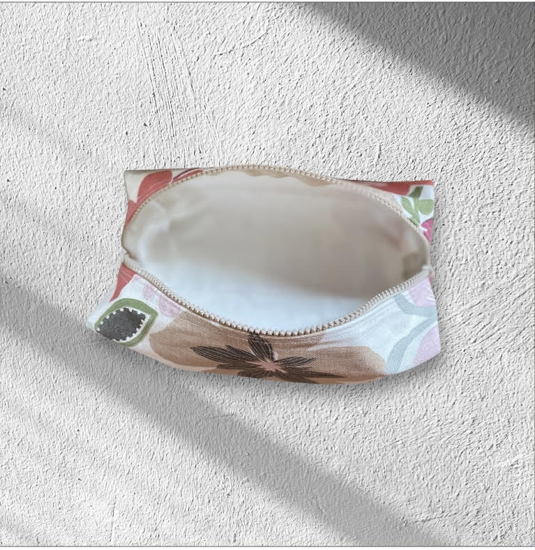 🍇 Handmade Pomegranate Wash Bag 