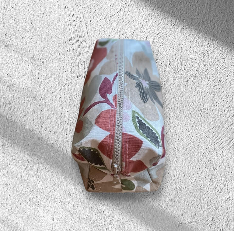 🍇 Handmade Pomegranate Wash Bag 